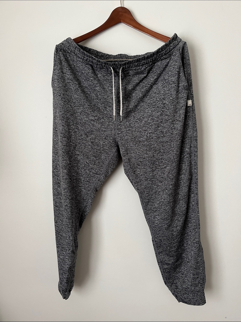 Vuori Heather Charcoal Jogger Sweatpants - Dark Gray